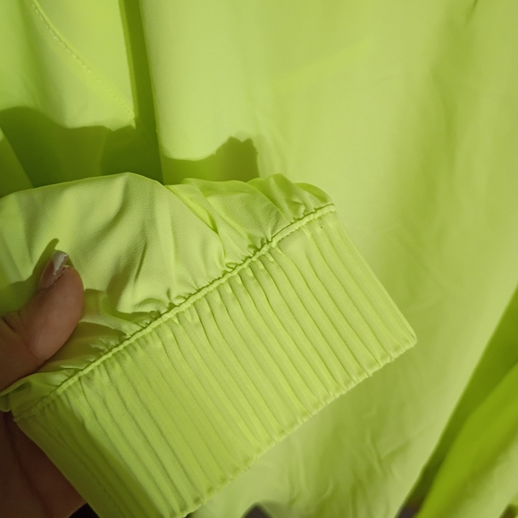 Nike Dri-FIT Lime Green Snap-Front Shirt - Picture 4 of 12